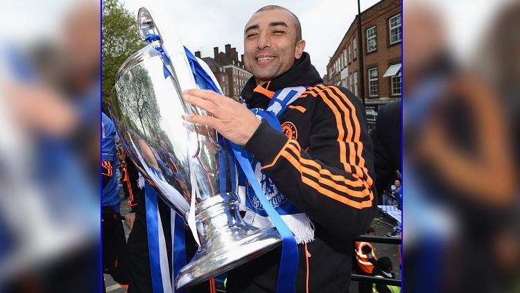 Roberto Di Matteo saat memberikan gelar Liga Champions untuk Chelsea di musim 2011/12. Copyright: INDOSPORT