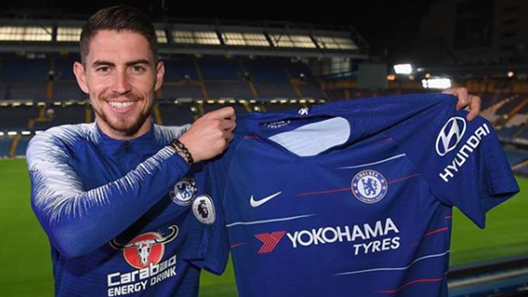 Jorginho resmi gabung dengan Chelsea. Copyright: Chelsea