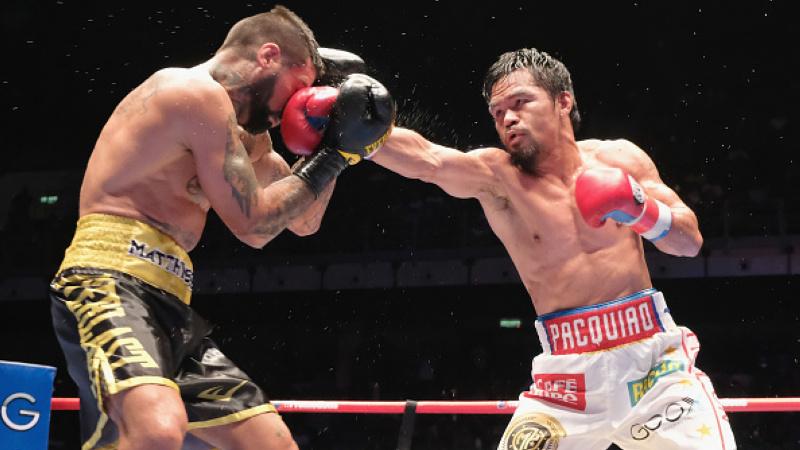 Lucas Matthysse (kiri) saat melawan Manny Pacquiao - INDOSPORT
