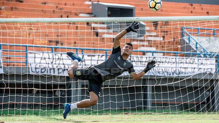 Reky Rahayu dalam sesi latihan sebelum menghadapi Borneo FC. Copyright: Fitra Herdian/Indosport