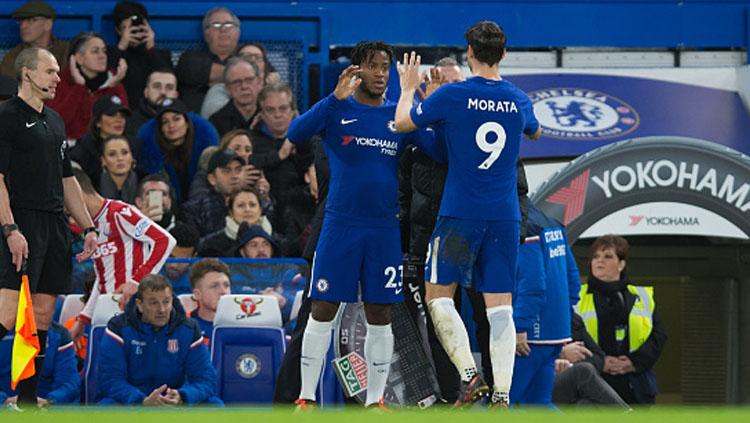 2 striker Chelsea, Michy Batshuayi dan Alvaro Morata. - INDOSPORT