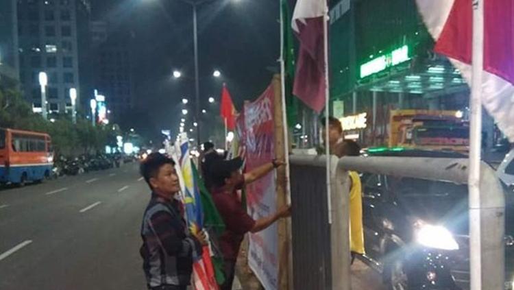 Bendera peserta Asian Games dari bambu. - INDOSPORT