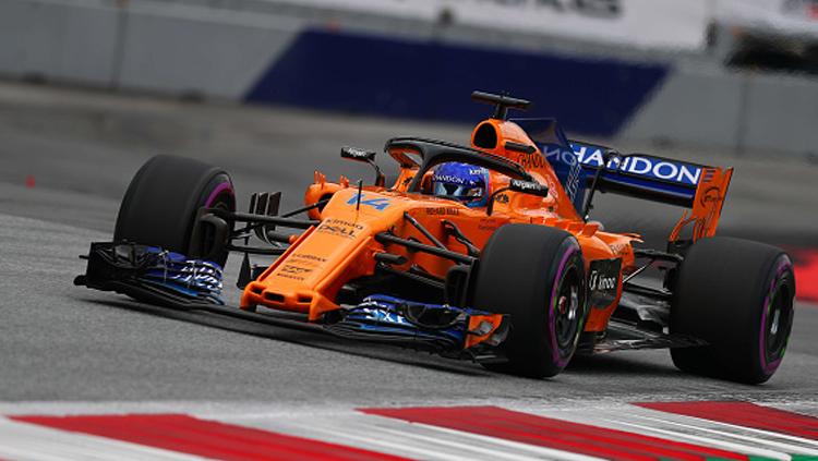 Fernando Alonso, saat berada di lintasan balap. Copyright: INDOSPORT