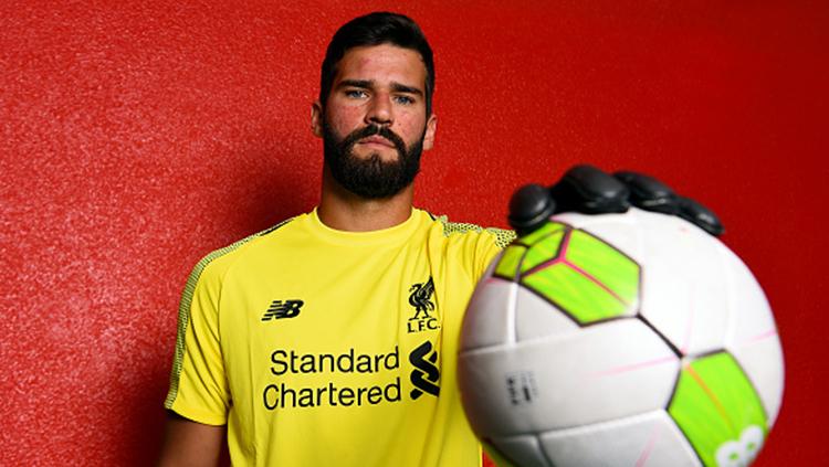 Liverpool secara resmi memperkenalkan Alisson Becker sebagai kiper anyar mereka. - INDOSPORT