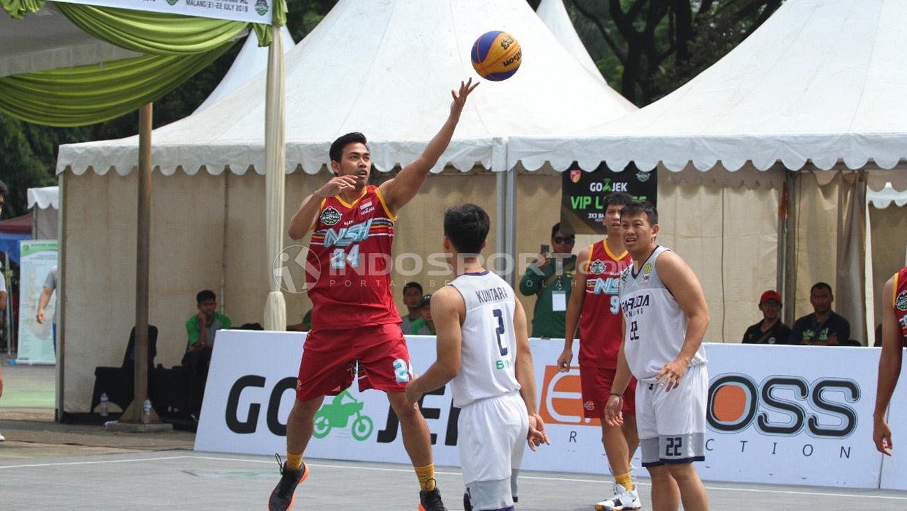 Keseruan sejumlah pertandingan IBL 3x3 di Malang, mulai kelas pelajar sampai profesional.