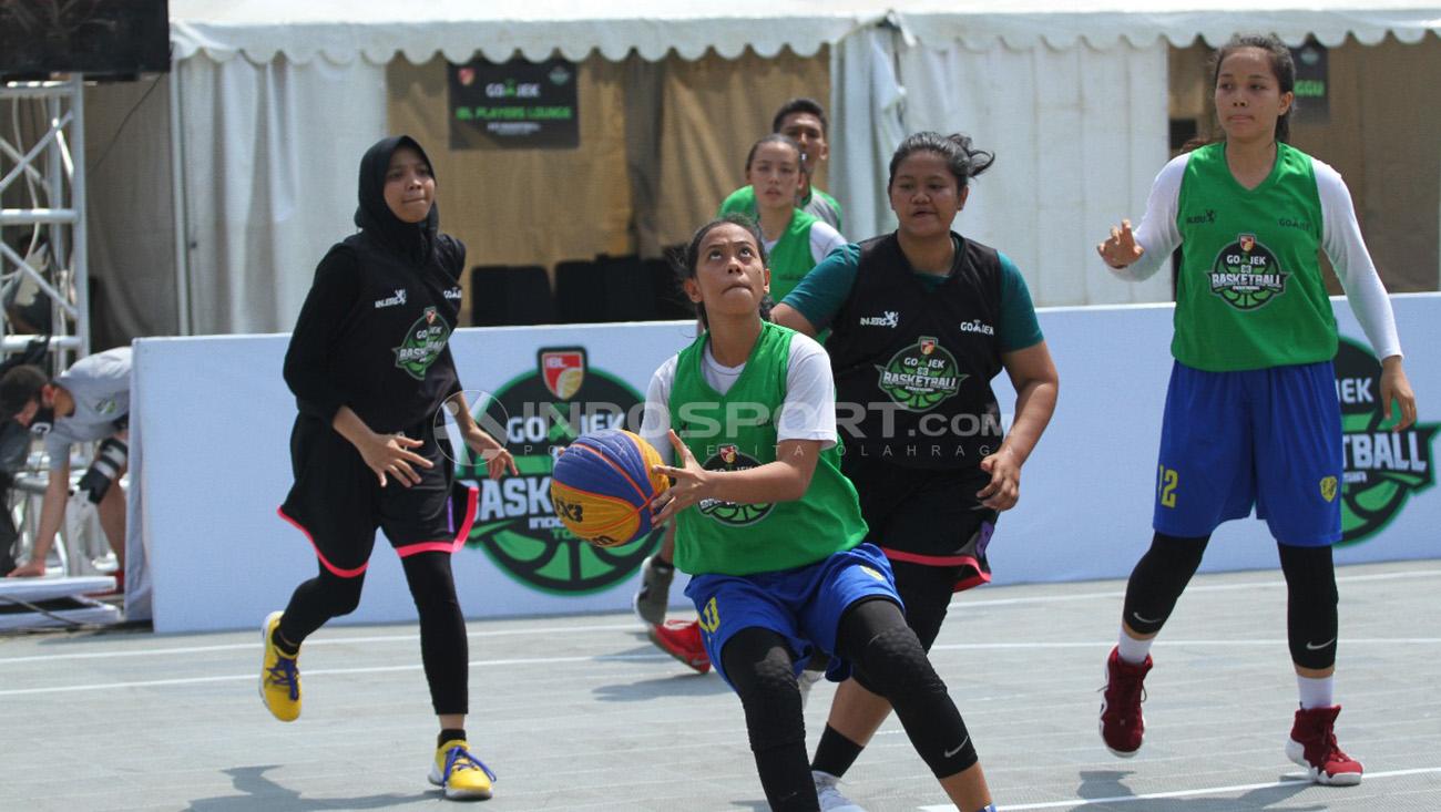 Situasi pertandingan di kategori Umum Putri, IBL Gojek 3x3 Seri II Malang.