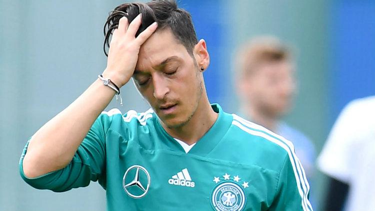 Federasi sepak bola (FA) Jerman akhirnya mengakui kesalahan mereka terhadap Mesut Ozil yang berujung keputusan pensiun sang pemain dari tugas membela timnas.