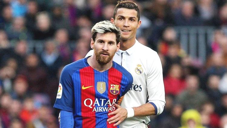 Ekspresi hangat ditunjukkan oleh Lionel Messi (kiri) dan Cristiano Ronaldo saat sedang bertanding.