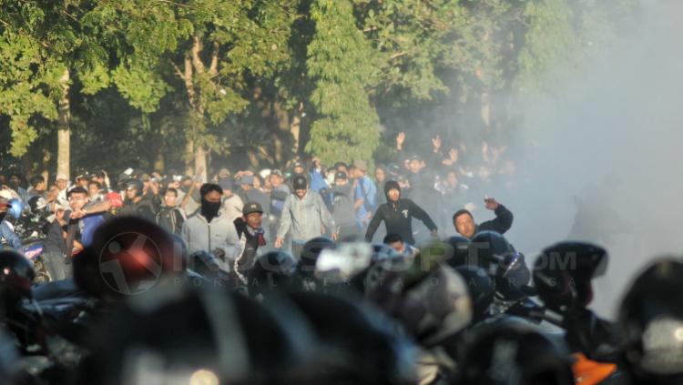 Kerusuhan Suporter PSIM Yogyakarta vs PSS Sleman.