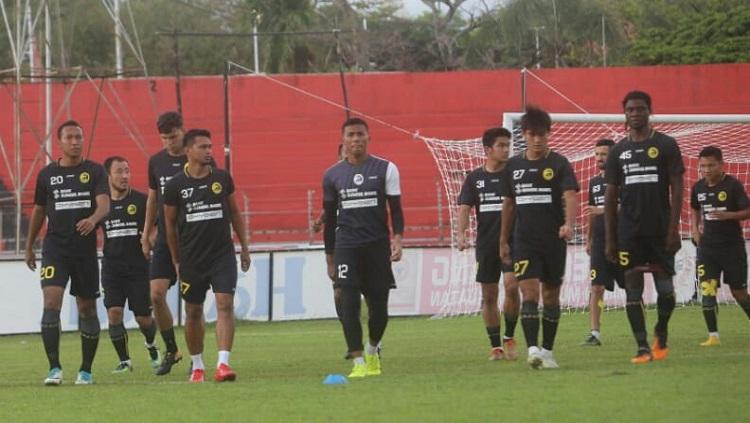 Pemain Sriwijaya FC berlatih jelang menghadapi Borneo FC. Copyright: Muhammad Effendi/INDOSPORT