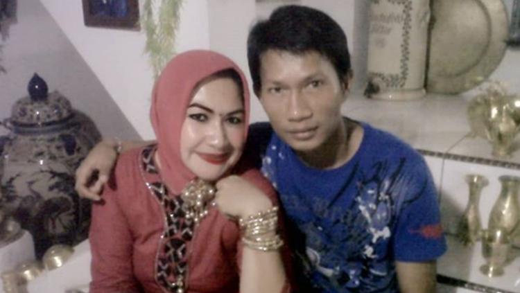 Ismed Sofyan dan istrinya Cut Ita saat masih muda. Copyright: Instagram@ismedsofyan