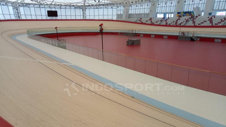 Velodrome Rawamangun siap digunakan pada Asian Games 2018. Copyright: Annisa Hardjanti/INDOSPORT