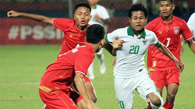 Vietnam U16 vs Indonesia U16 (Amiruddin Bagus Kahfi) Copyright: Indosport.com