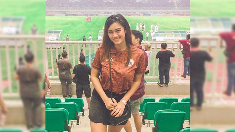 Jessie Amalia, Jakangel Cantik penggemar sang legenda Persija Jakarta. - INDOSPORT