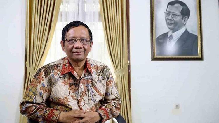 Menkopolhukam Mahfud MD mengumumkan keberhasilan Satgas Madago Raya menembak mati teroris pimpinan Mujahidin Indonesia Timur (MIT) Ali Kalora. - INDOSPORT