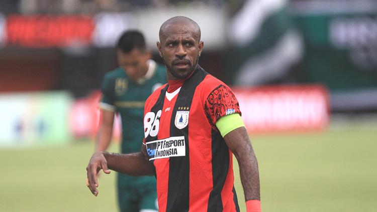 Kapten Persipura Jayapura Boaz Solossa.