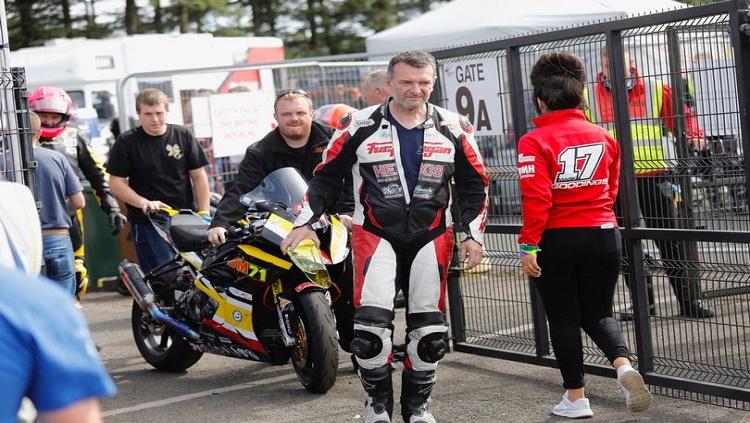 Fabrice Miguet yang mengalami kecelakaan parah di GP Ulster. - INDOSPORT