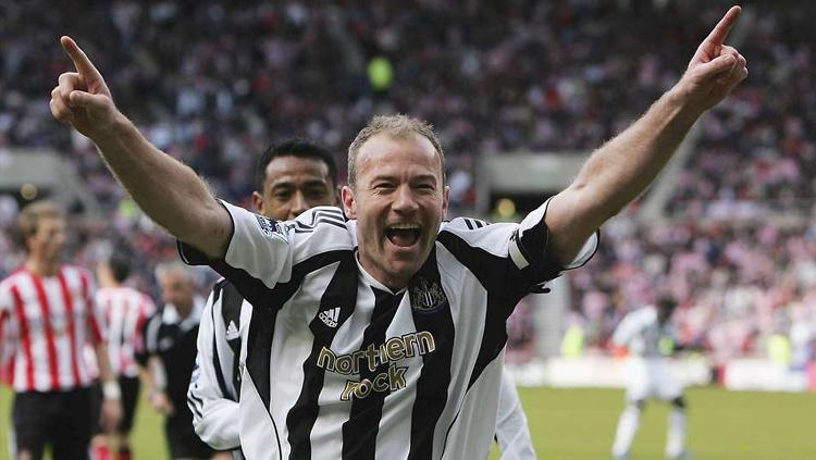 Momen krusial sepanjang pertemuan Arsenal vs Newcastle di Liga Inggris, di mana Alan Shearer sempat membuat malu Henry cs dengan bantai skuad The Gunners.