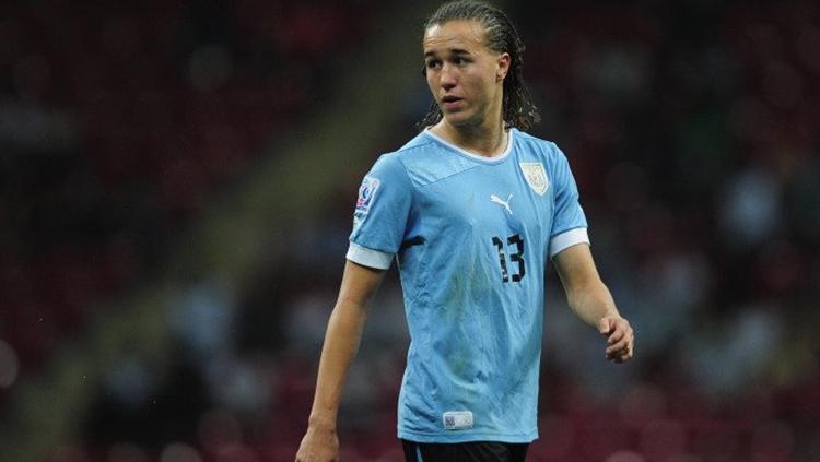 Diego Laxalt saat bersama Timnas Uruguay Copyright: Football Action