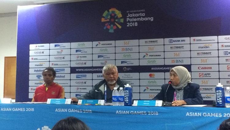 Konferensi pers yang dihadiri oleh pelatih Timnas Wanita Indonesia sesaat setelah laga menghadapi Taiwan.