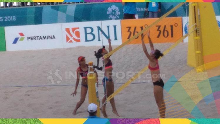 Situasi pertandingan Voli Indonesia melawan Timor Leste. Copyright: INDOSPORT/Muhammad Effendi