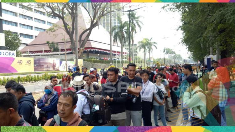Antrean tiket di Asian Games 2018. - INDOSPORT