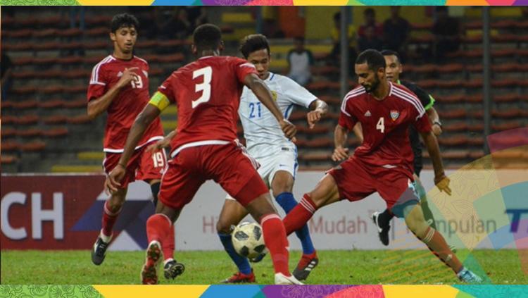 Para pemain UEA ssat menghadapi Malaysia di laga uji coba.