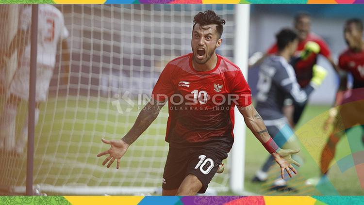 Selebrasi Stefano Lilipaly usai cetak gol penyeimbang kedudukan menjadi 2-2 ke gawang Uni Emirate Arab.