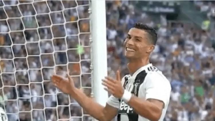 Reaksi Cristiano Ronaldo setelah gagal mencitpakan gol. Copyright: Twitter