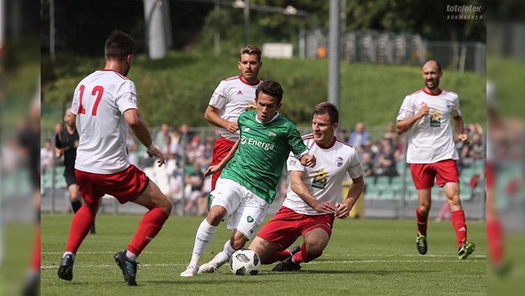 Pemain Lechia Gdansk Egy Maulana Vikri.