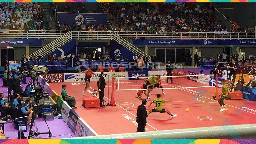 Tim sepak takraw nomor regu putra Indonesia harus menyerah di tangan Malaysia dengan skor 21-18 20-22 dan 11-21. - INDOSPORT