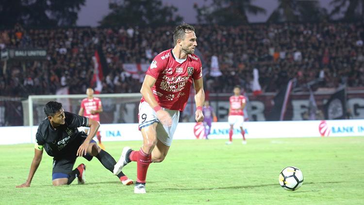 Striker Bali United Ilija Spasojevic.