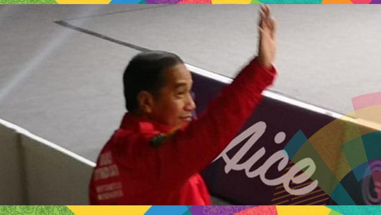 Presiden Joko Widodo saat menyaksikan kontingen Indonesia berlaga di Asian Games 2018.