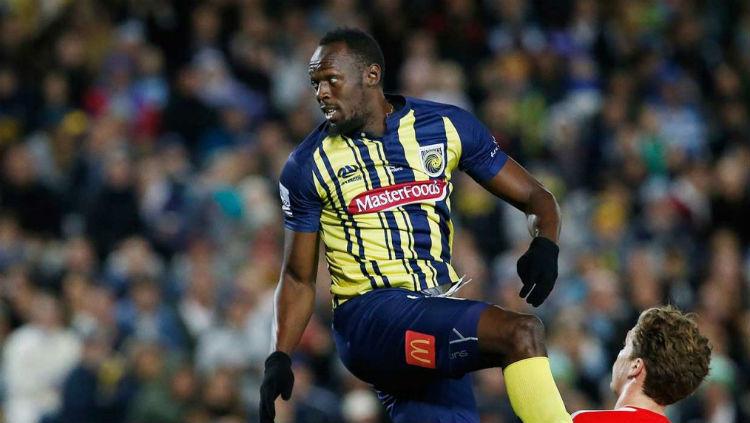 Usain Bolt jalani debut sebagai pesepakbola profesional bersama Central Coast Mariners.