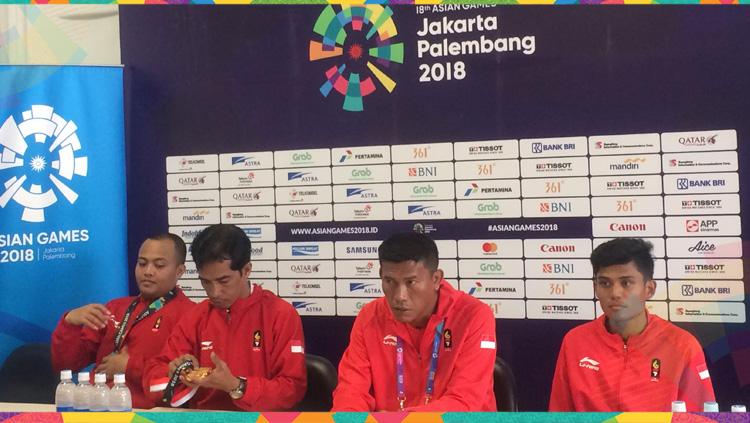 Tim Sepak Takraw Indonesia dalam jumpa pers usai mendapat medali.
