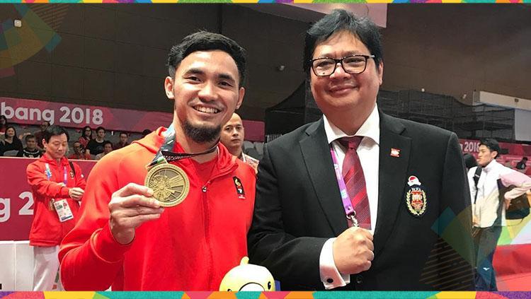 Achmad Hulaefi bersama ketua PB Wushu Airlangga Hartarto. Copyright: Instagram@Achmad Hulaefi