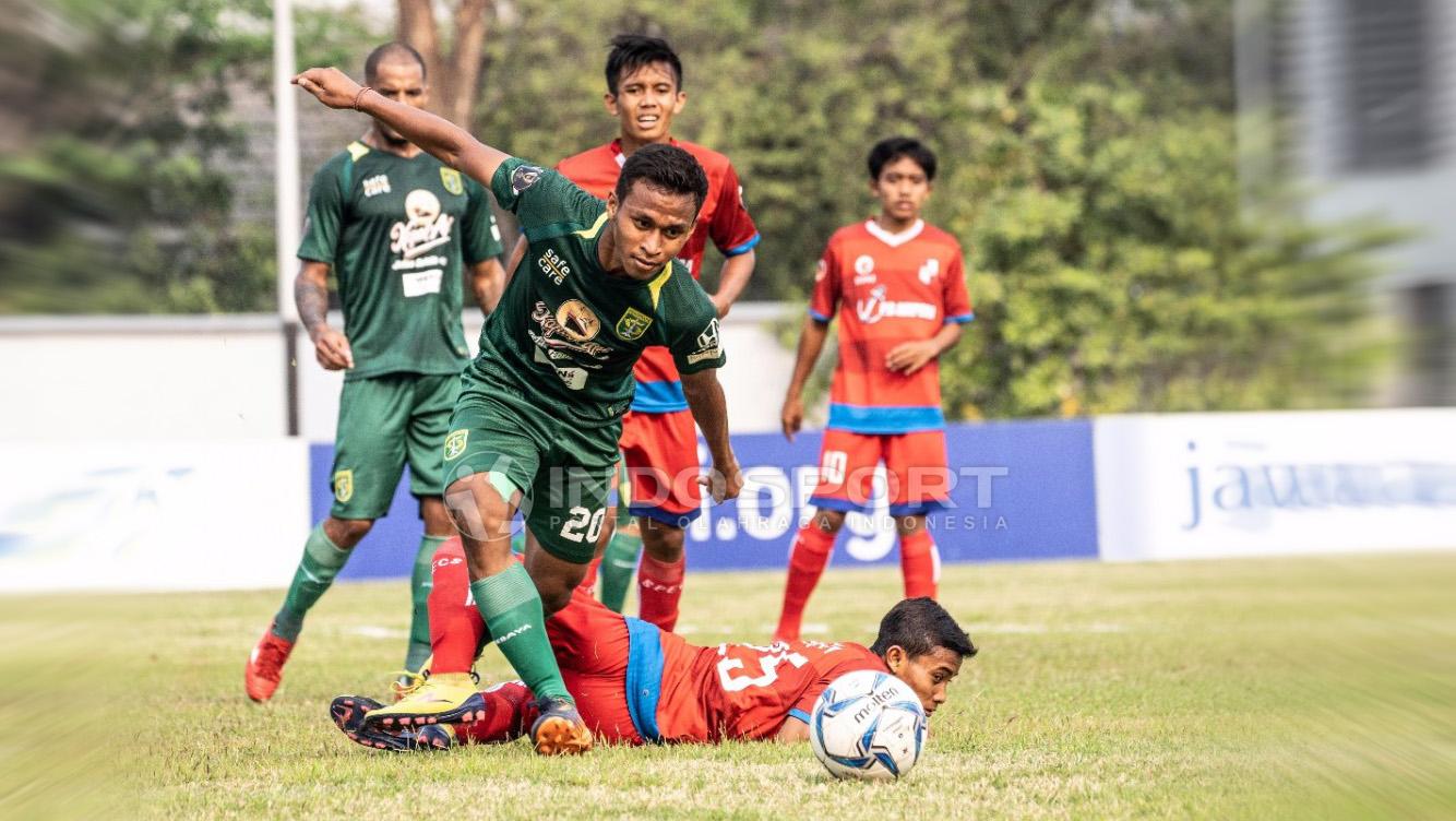 Pertandingan Persebaya melawan PSBI Blitar di Piala Indonesia kemarin. Copyright: Fitra Herdian/Indosport.com