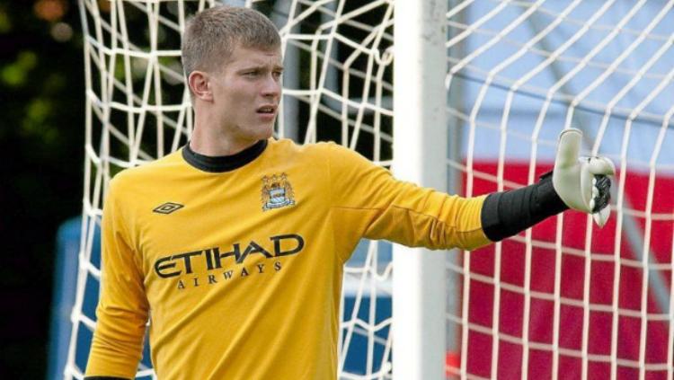 Loris Karius saat membela Manchester City. Copyright: Sportskeeda