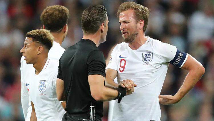 Harry Kane semprot wasit laga Inggris vs Spanyol Copyright: BBC