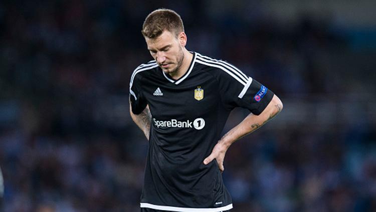 Nicklas Bendtner adalah salah satu pesepakbola terburuk yang pernah main di Liga Inggris.