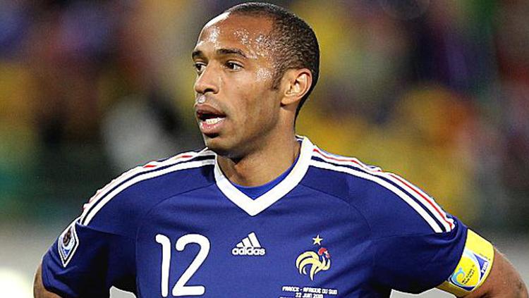 Thierry Henry saat masih berseragam Prancis.