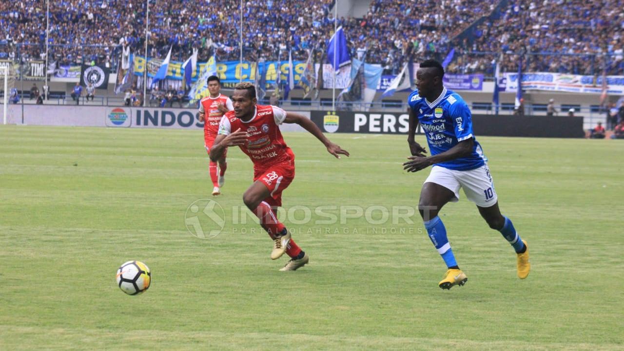 Persib Bandung vs Arema FC.