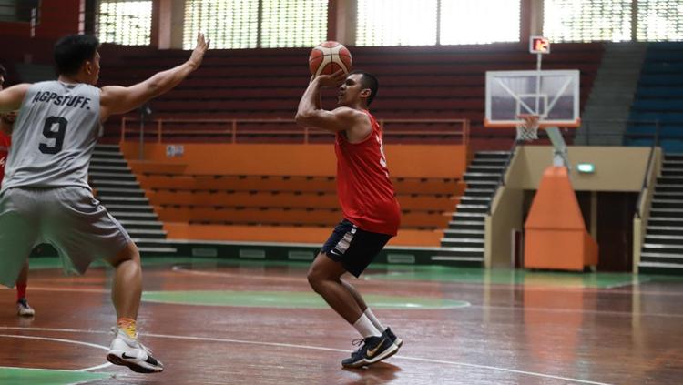 Freestyle Basket Jalanan. Copyright: LA Streetball