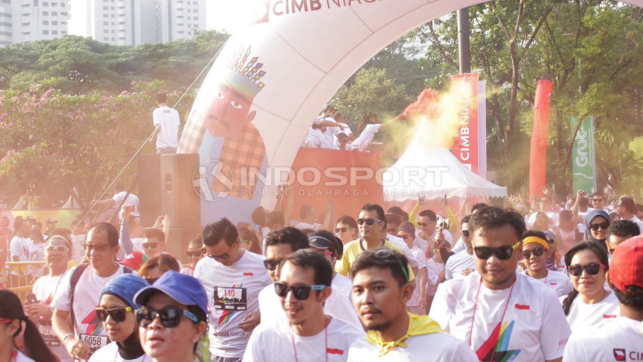 The Color Run 2018 baru saja digelar. Ajang lari santai yang berlangsung di area Gelora Bung Karno, Senayan, Jakarta pada Minggu (16/09/18).