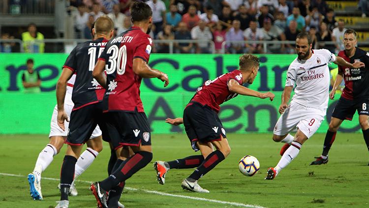 Link live streaming Liga Italia (Serie A) antara Cagliari vs AC Milan yang akan tersaji di Stadion Unipol Domus, Rabu (27/09/23) pukul 23.30 WIB.