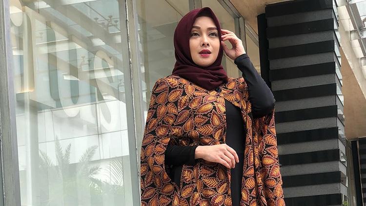 Mantap Berhijab! Ini Potret Terkini Eks Presenter Olahraga Terry Putri