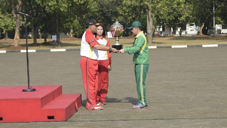 Trofi Piala Panglima TNI. Copyright: Badarudin Puspen TNI