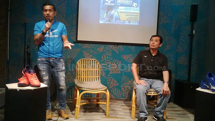 Mantan pemain dan kapten timnas futsal Indonesia Vennard‎ Hutabarat (kiri) saat konfrensi pers MUFT 2018 di Butterfield Kitchen, Kota Bandung, Senin (17/09/2018).