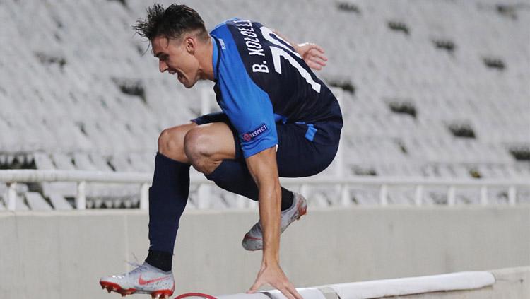 Selebrasi pemain FC Zurich, Benjamin Kololli, usai cetak gol ke gawang AEK Lamaca di Liga Europa, Jumat (21/09/18)