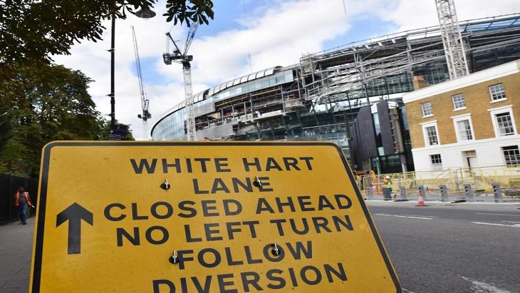 White Hart Lane, stadion Tottenham Hotspur sedang dalam masa renovasi.